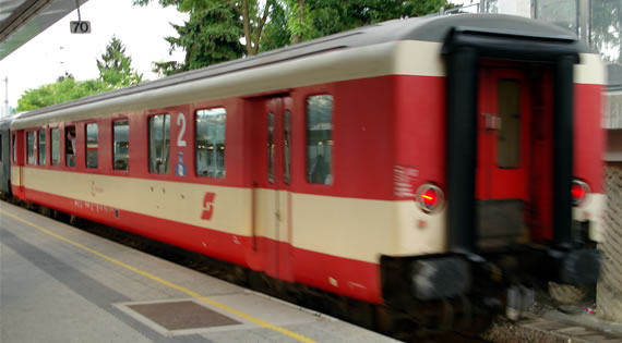 ÖBB-Schlierenwagen von Railtop - Vorbestellfriest