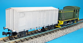 MW-Modell: Spitzdach-Kühlwagen