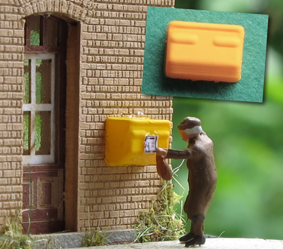 Fasterpoly: Wandbriefkasten