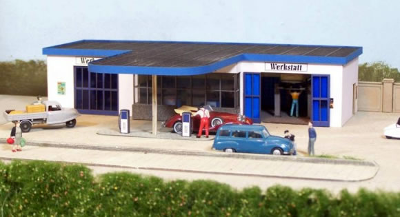 MKB Modelle: Neue Tankstelle