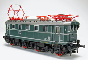 Liliput: Muster E44.5 und Schnellzugwagen