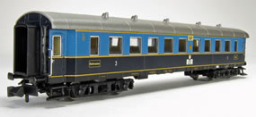 Liliput: Muster E44.5 und Schnellzugwagen