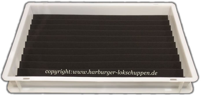 Harburger Lokschuppen: Stapel-Behälter