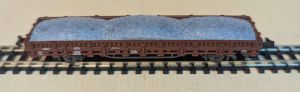 Spur N - Niederbordwagen ROCO - beladen mit Schotter - DB
