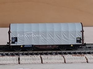 Zwei 4-achsige Schiebeplanenwagen Bauart Shimms der EuroLuxCargo