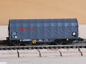 4-achsiger Schiebeplanenwagen der Bauart Shimms-ttu722 der Ermewa