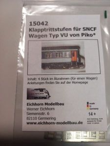 8 Trittstufen fertig lackiert für Corail-Wagen Piko