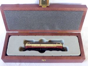 Minitrix 12391, BR 218 Profi Clubmodell in TEE Lackierung, DCC/SxSound, Top in OVP!