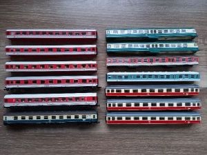 Gehäuse und Personenwagen