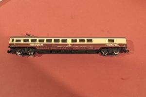 Speisewagen der DB in TEE-Farben, top