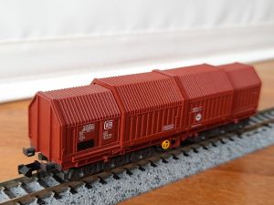 Zwei 6-achsige Teleskophaubenwagen der Deutschen Bundesbahn