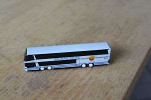 2x Neoplan  MEGALINER Reisebusse