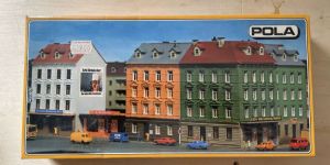 Pola 325 - Bausatz Eck-Straßenpartie, 5 Häuser - OVP