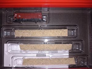 Offener Güterwagen DR + 3x Ladegut Sand 