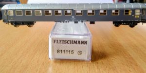 811115 Personenwagen 1/2. Kl. der FS