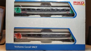 SNCF Wagen Set mit Carmillon-Logo, Aqualys Lackierung von Piko