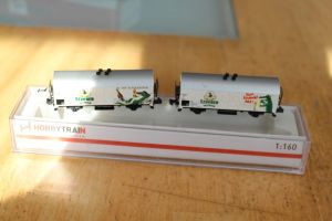 Wagen-Set mit zwei Wärmeschutzwagen (Bierwagen), jeweils 2-achsig, weiß, ´Lederer Premium´