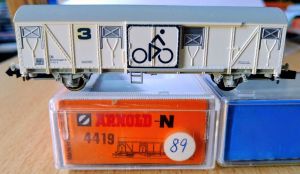 Arnold 4419 Weißer Güterwagen Gbs 252 "Fahrrad Nr. 3" (DB, Ep. IV)