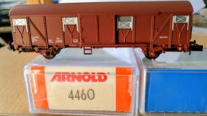 Arnold 4460 Brauner Güterwagen der B (Ep. IV)