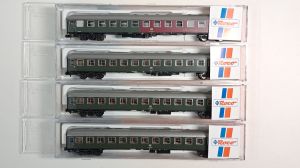 4 Roco D-Zug wagen.