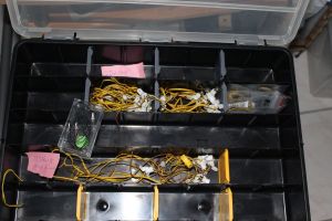 Beleuchtungssockel mit Birnen und ohne