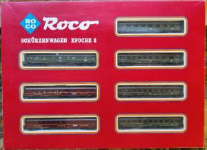 Wagen-Set (Sch&uuml;rzenwagen), 8-teilig mit 5 Sitzwagen, OVP    (6.094)