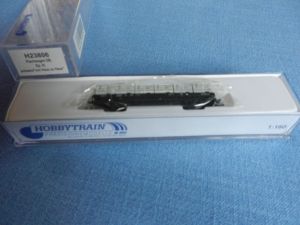 Flachwagen DB schwarz, von Haus zu Haus