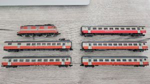 Zugset Swiss Express DCC dig. von Minitrix
