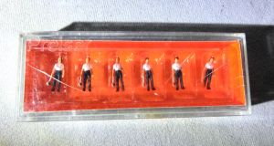 Spur N Preiser Figuren, Bahnangestellte mit Kelle. 6 St&uuml;ck