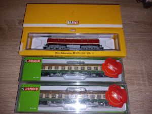 BR 119 191 DR + 2x Halberstädter Schnellzugwagen DR