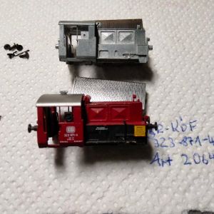 2 Geh&auml;use (Metall) K&ouml;f mit Lok-Nr:323 871-4 und Kleinteile 