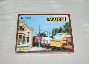 FALLER 2138, Bausatz Rohrblasger&uuml;st, Ladema&szlig;, Wasserkran, Puffer. Bausatz in Folie.