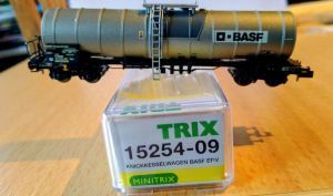 Minitrix 15254-09 Kesselwagen "BASF" der DB (Ep. V)