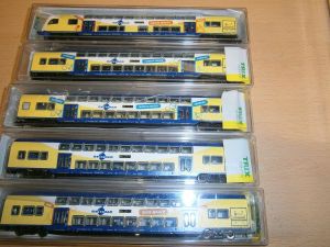 Diverse Doppelstockwagen der Metronom Eisenbahngesellschaft