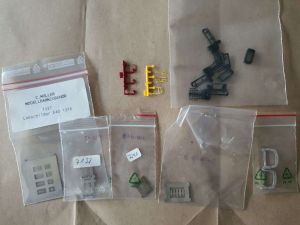 Lokschilder und andere Bauteile