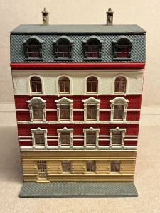 Pola Stadthaus  Fertigmodell. Patiniert. 