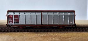 2-achsiger Schiebewandwagen Bauart Hbbillns der Italienischen Staatsbahn FS (braune Farbgebung)