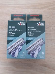 2x KATO 20-055 &ndash; Unitrack Feeder Track &ndash; Einspeisegleis mit Kabel