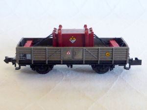 G&uuml;terzug, beladen mit Kisten, exklusive Handarbeit vom Profi!