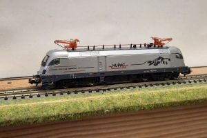 Diverse defekte Loks