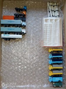Diverse. N Modellfahrzeuge PKW + LKW