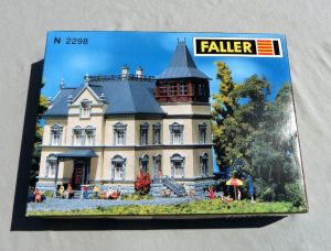 Spur N FALLER 2298, Bausatz Villa. 