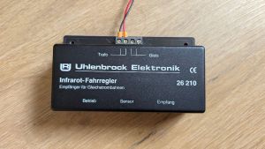 Uhlenbrock IRIS drahtloser Fahrregler (Analogbahn)