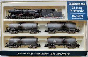 Zug-Set &acute;Kesselwagen-Ganzzug&acute; mit Schlepptenderlok BR 052 Kab, OVP   (0.051)