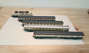 Set Minitrix N ozeanblau/beige Schnellzugwagen DB