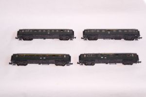 4 Peronenwaggons ROCO Spur N, 2 x OVP, 1 x EVP