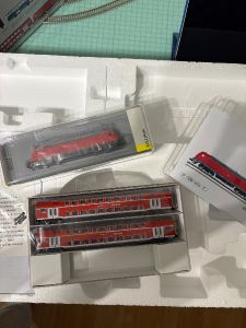 Minitrix BR 245 und 2 Doppelstockwagen aus 11148