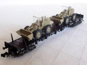 Fleischmann 8286 Rungenwagen beladen mit zwei Radlader von Wiking!