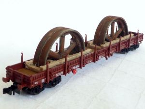 Fleischmann 8288 Rungenwagen beladen mit exklusiven Ladegut, Top in OVP!