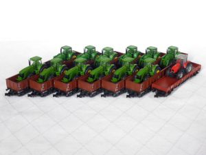 Minitrix Hochbordwagen beladen mit Traktoren!